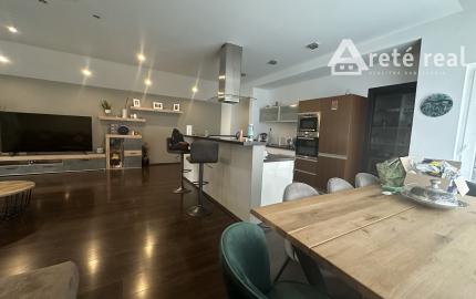 ARETÉ REAL - PRENÁJOM PRIESTRANNÉHO RODINNÉHO DOMU S DVOJGARÁŽOU, KAPLNA