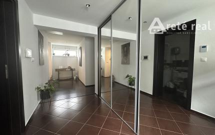 ARETÉ REAL - PRENÁJOM PRIESTRANNÉHO RODINNÉHO DOMU S DVOJGARÁŽOU, KAPLNA