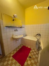 ARETÉ REAL- Ponúkame na predaj rodinný dom v tichej časti v meste MODRA, na slnečnom pozemku s veľkorysou výmerou 1790m2