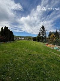 ARETÉ REAL- Ponúkame na predaj rodinný dom v tichej časti v meste MODRA, na slnečnom pozemku s veľkorysou výmerou 1790m2