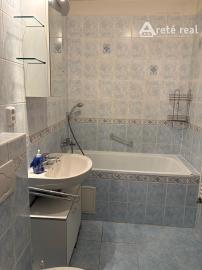 Priestranný 2-izbový byt, loggia, Nivy, 54 m2, vlastný kotol