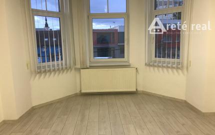 ARETÉ REAL - PRENÁJOM NÁDHERNÉHO 103m2 KANCELÁRSKEHO PRIESTORU V CENTRE PEZINKA, MOYZESOVA