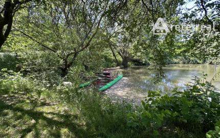 ARETÉ REAL – PRIPRAVUJEME PREDAJ 6270m2 POZEMKU S JAZIERKOM V MODRE, ČASŤ ŠARKAPERKY