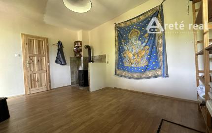 ARETÉ REAL – PRIPRAVUJEME PREDAJ 6270m2 POZEMKU S JAZIERKOM V MODRE, ČASŤ ŠARKAPERKY