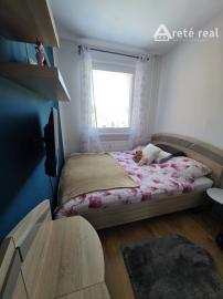 Areté real - Predaj veľmi pekného, zrekonštruovaného 3-izbového bytu s priestrannou loggiou, Svätoplukova ul, Pezinok