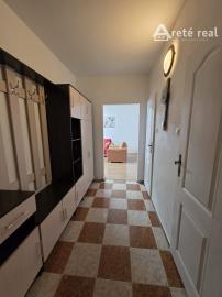 Areté real, Prenájom 2-izbového príjemného bytu s balkónom v Pezinku na Muškátovej ulici