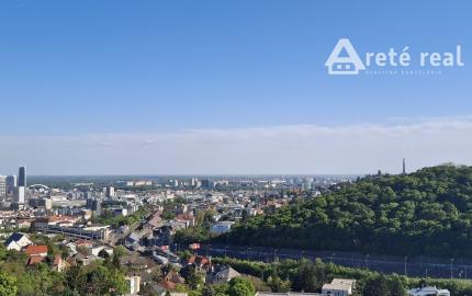 Areté real- Predaj  slnečného 4 izbového bytu s 3 loggiami, ulica Ladislava Dérera, lokalita KRAMÁRE