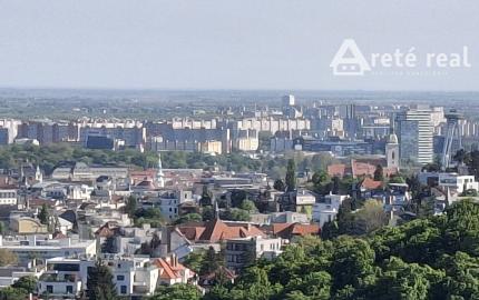 Areté real- Predaj  slnečného 4 izbového bytu s 3 loggiami, ulica Ladislava Dérera, lokalita KRAMÁRE