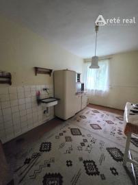 ARETÉ REAL- PONÚKAME NA PREDAJ RODINNÝ DOM NA SLNEČNOM, VEĽKORYSOM POZEMKU V PEZINKU
