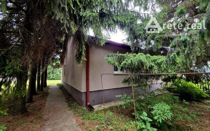 ARETÉ REAL- PONÚKAME NA PREDAJ RODINNÝ DOM NA SLNEČNOM, VEĽKORYSOM POZEMKU V PEZINKU