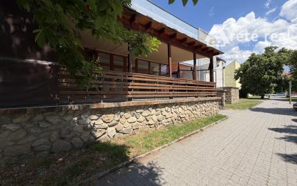 ARETÉ REAL - PRENÁJOM 75 m2 KOMERČNÉHO PRIESTORU V CENTRE, PEZINOK, JESENSKÉHO