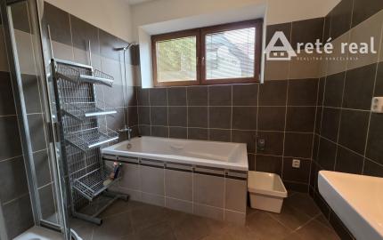 Areté real - Prenájom priestorov v centre Pezinka – vhodné na administratívu, služby alebo bývanie spojené s podnikaním