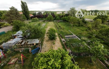 ARETÉ REAL – PREDAJ 2 VINÁRSKYCH RODINNÝCH DOMOV S 2 NEBYTOVÝMI BUDOVAMI V CENTRE MODRY, DOLNÁ