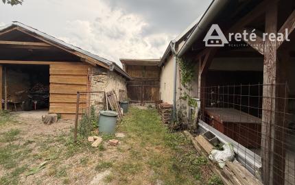 ARETÉ REAL – PREDAJ 2 VINÁRSKYCH RODINNÝCH DOMOV S 2 NEBYTOVÝMI BUDOVAMI V CENTRE MODRY, DOLNÁ