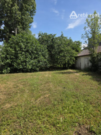 ARETÉ REAL- PONÚKAME NA PREDAJ RODINNÝ DOM NA SLNEČNOM, VEĽKORYSOM POZEMKU V PEZINKU