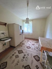 ARETÉ REAL- PONÚKAME NA PREDAJ RODINNÝ DOM NA SLNEČNOM, VEĽKORYSOM POZEMKU V PEZINKU