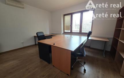 Areté real - Prenájom priestorov v centre Pezinka – kombinovateľné priestory vo výbornej lokalite v Pezinku