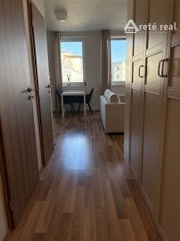 ARETÉ REAL- PONÚKAME NA PREDAJ SLNEČNÝ 1 IZB.BYT S BALKÓNOM, PARKOVACÍM STÁTÍM, V MALEBNEJ DEDINKE SLOVENSKÝ GROB