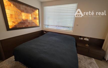 Areté real - Predaj nadštandardného nízkoenergetického rodinného domu s garážou a zimnou záhradou v novej lokalite v Slovenskom Grobe
