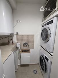 Areté real - Predaj nadštandardného nízkoenergetického rodinného domu s garážou a zimnou záhradou v novej lokalite v Slovenskom Grobe