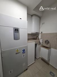 Areté real - Predaj nadštandardného nízkoenergetického rodinného domu s garážou a zimnou záhradou v novej lokalite v Slovenskom Grobe