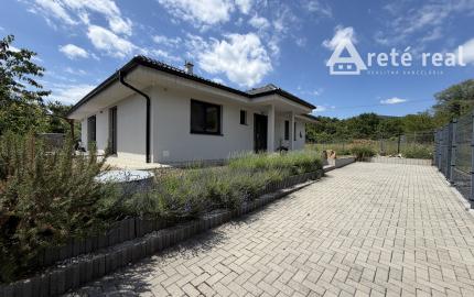 ARETÉ REAL - PREDAJ RODINNÉHO DOMU S BAZÉNOM, MODRA, FERDINANDA PÍSECKÉHO