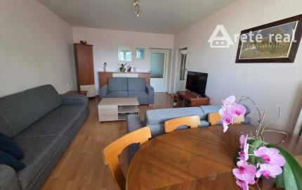 ARETÉ REAL – PREDAJ Priestranný 3-izbový byt s nádherným výhľadom na Malé Karpaty v zateplenom tehlovom dome – Bratislava, Pri Bielom kríži