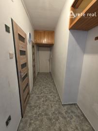 Areté real- Predaj výborne riešeného 3-izbového bytu s balkónom vo výbornej lokalite v centre Pezinka, Záhradná ul.