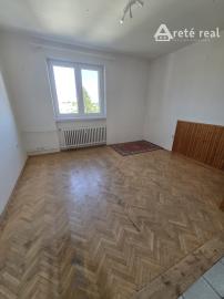 Areté real- Predaj výborne riešeného 3-izbového bytu s balkónom vo výbornej lokalite v centre Pezinka, Záhradná ul.