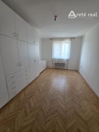 Areté real- Predaj výborne riešeného 3-izbového bytu s balkónom vo výbornej lokalite v centre Pezinka, Záhradná ul.