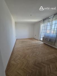 Areté real- Predaj výborne riešeného 3-izbového bytu s balkónom vo výbornej lokalite v centre Pezinka, Záhradná ul.