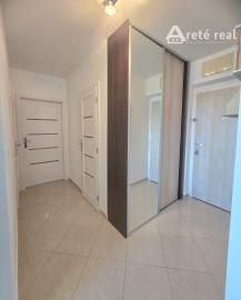 Areté real - Predaj veľmi pekného, priestranného 3 izbového bytu s 2 balkónmi a garážou, sídl. Muškát, Pezinok