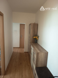 Areté Real - ponúka na predaj svetlý, zrekonštruovaný 2-izbový byt s loggiou