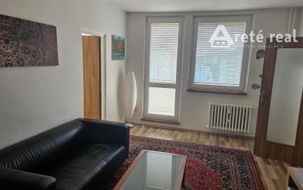 Areté real - Prenájom pekného, zariadeného 3-izbového bytu s priestrannou loggiou, Jurkovičova ul., Bratislava - Rača