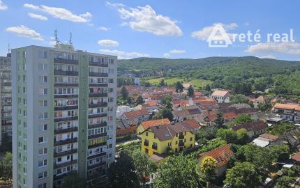 Areté real - Prenájom pekného, zariadeného 3-izbového bytu s priestrannou loggiou, Jurkovičova ul., Bratislava - Rača