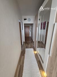 Areté real - Prenájom pekného, zariadeného 3-izbového bytu s priestrannou loggiou, Jurkovičova ul., Bratislava - Rača