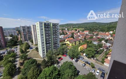 Areté real - Prenájom pekného, zariadeného 3-izbového bytu s priestrannou loggiou, Jurkovičova ul., Bratislava - Rača