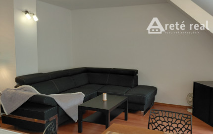 ARETÉ REAL- Ponúkame na prenájom pekný 2 izbový byt v centre PEZINKA s balkónom.