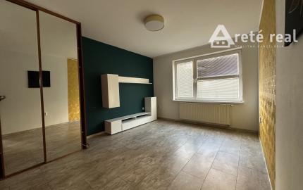 ARETÉ REAL – PRENÁJOM 2-IZBOVÉHO BYTU S PARKOVACÍM STÁTÍM V GARÁŽI, PEZINOK, SILVÁNOVÁ