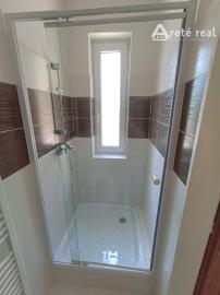Areté real - Predaj prakticky riešenej garsónky s parkovacím miestom v blízkosti centra Pezinku, ul. Tehelná