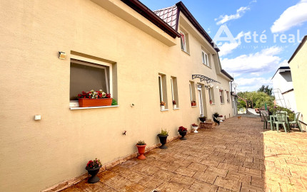 ARETÉ REAL-PREDAJ KŔASNEHO ROD.DOMU NA VEĽKORYSOM SLNEČNOM  POZEMKU, 6 IZBOVÝ V ŠENKVICIACH