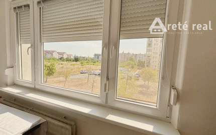 ARETÉ REAL- PONÚKAME NA PREDAJ PRIESTRANNÝ, SLNEČNÝ 1 IZB.BYT S LOGGIOU, PIVNICOU V PEZINKU, SÍDLISKO SEVER