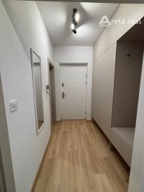 Areté Real - Na prenájom | Novo-skolaudovaný 2-izbový byt s loggiou, parkovacím miestom a pivničnou kobkou | Pezinok Sever