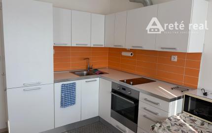 Areté real-prenájom slnečného 1 izbového bytu s loggiou v Pezinku-sídlisko Juh- vyhľadávaná loklalita.