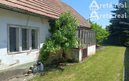 Areté real- Ponúkame na predaj rodinný dom v tichej časti Častej – ideálne na rekonštrukciu alebo novú výstavbu