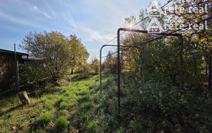 Areté real- Ponúkame na predaj rodinný dom v tichej časti Častej – ideálne na rekonštrukciu alebo novú výstavbu