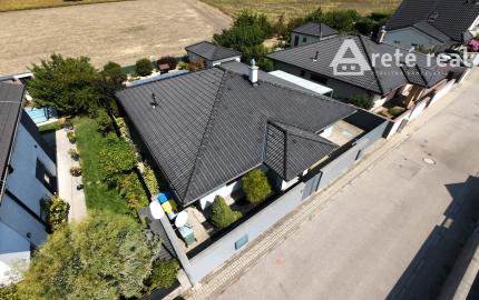 ARETÉ REAL – VKUSNÝ RD SO ZIMNOU ZÁHRADOU, TERASOU A GARÁŽOU, SLOVENSKÝ GROB, MONARI
