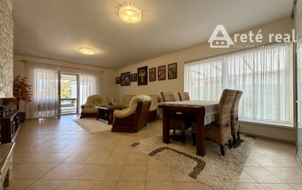 ARETÉ REAL – VKUSNÝ RD SO ZIMNOU ZÁHRADOU, TERASOU A GARÁŽOU, SLOVENSKÝ GROB, MONARI