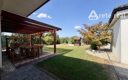 ARETÉ REAL – VKUSNÝ RD SO ZIMNOU ZÁHRADOU, TERASOU A GARÁŽOU, SLOVENSKÝ GROB, MONARI