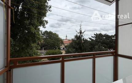 ARETÉ REAL - PRENÁJOM ZARIADENEJ IZBY S BALKÓNOM V BYTE, MODRA, DUKELSKÁ